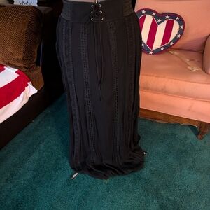 Shyanne Maxi black skirt